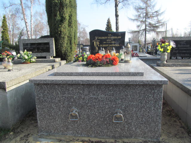 Grób JADWIGA OLEKSY