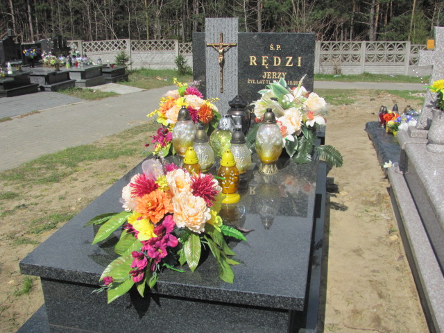 Grób JERZY RĘDZI